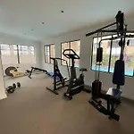 Cozy 2B2B Apt At Hurstville