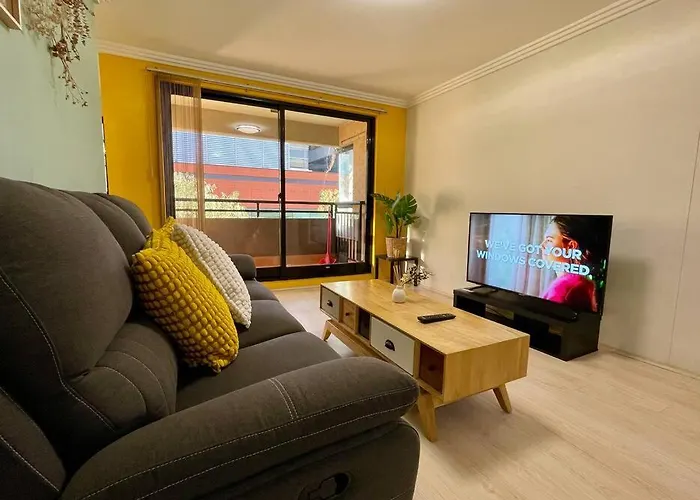 Cozy 2B2B Apt At Hurstville