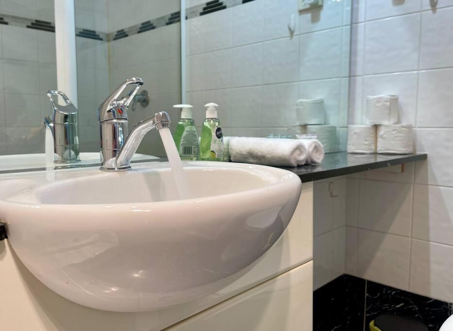 Cozy 2b2b Apt At Hurstville Apartment Sydney