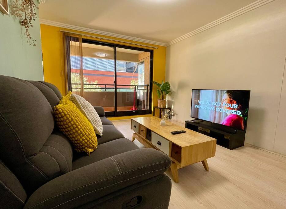 Cozy 2b2b Apt At Hurstville *