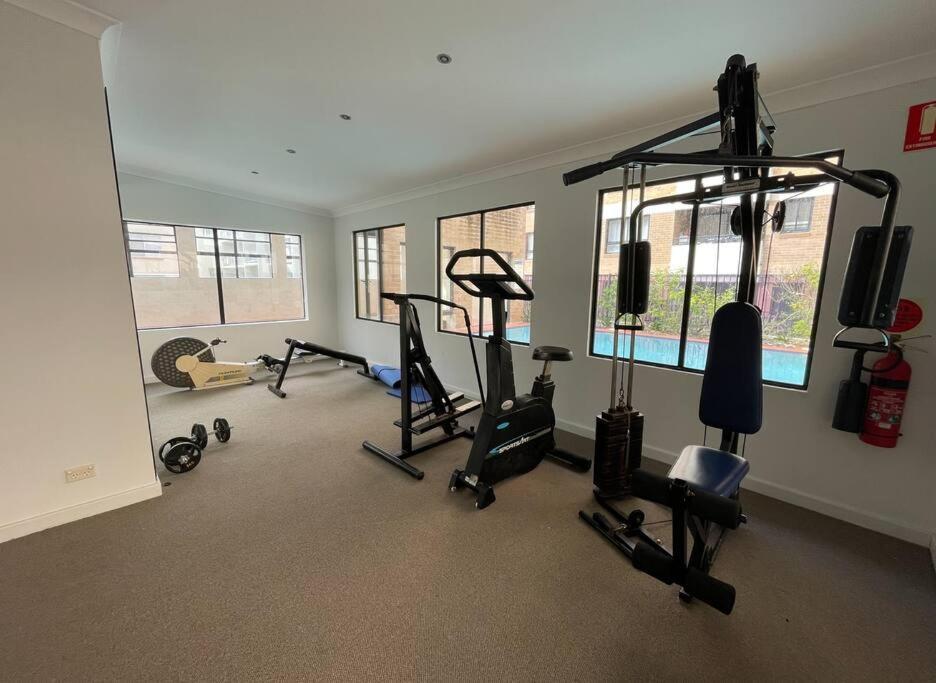 Cozy 2b2b Apt At Hurstville Apartment *